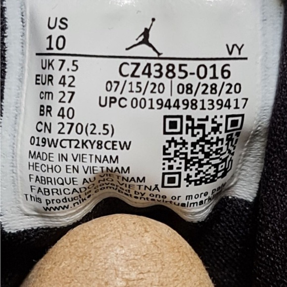 Women’s Jordan 1 Beetroot with pendants - Picture 5 of 5